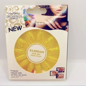 Nails in Yellow Glitter with glue! 12 Nail set Super Brilliant! Brand New
